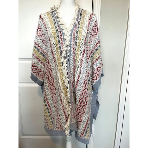 Cabi Love Carol Shawl Size M/L Knit Cardigan Fringe Geometric Poncho Tassel Boho - Picture 1 of 10